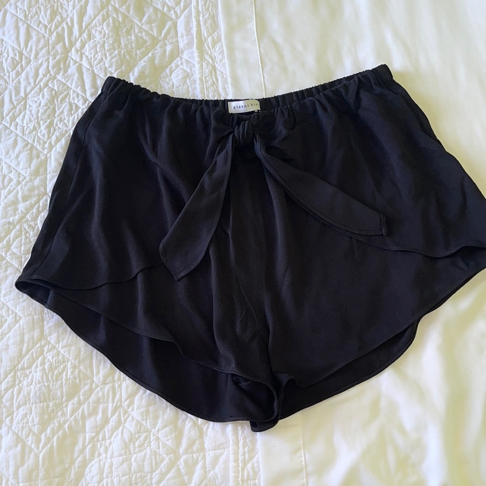 Gianni Bini Black Dress Shorts~Size Large